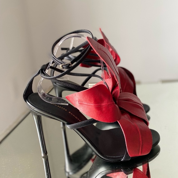 New GIUSEPPE ZANOTTI Floral-appliquéd Leather lilium Sandals Red 38 $1,895 - Picture 8 of 13